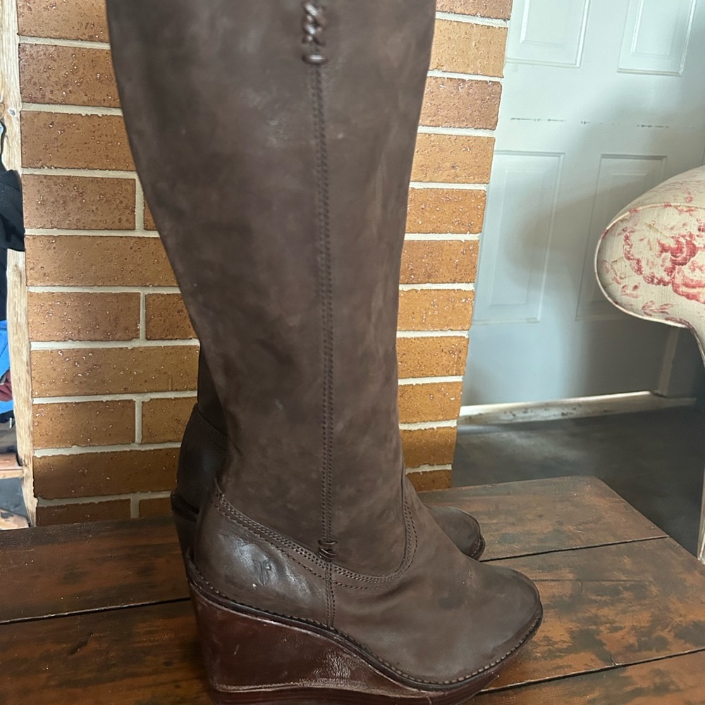 Frye Paige Wedge Tall brown leather Boot sz 10